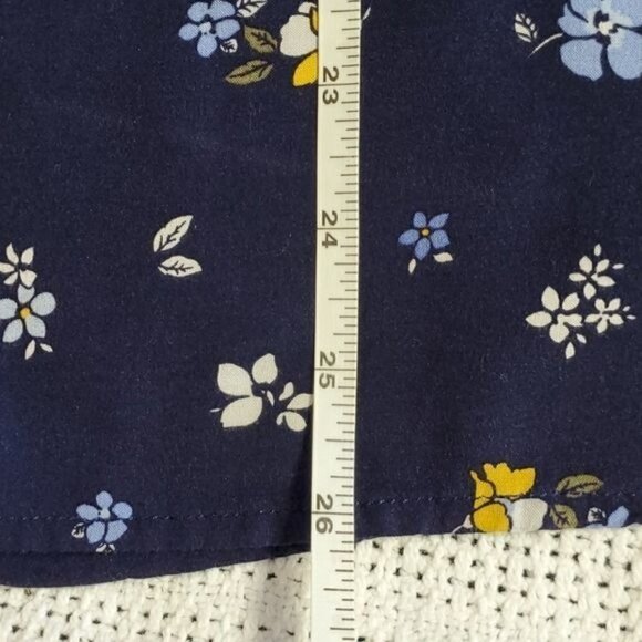 Brina & Em Sz. XL Blue Patterned Floral Vneck Button Down Tunic - Picture 8 of 8